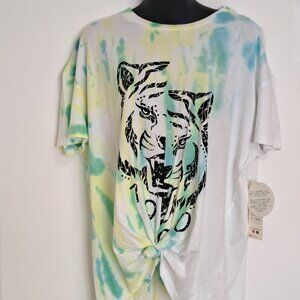 Madden Girl Pale Lemon Tiger Motif Tee Shirt Size Large NWT